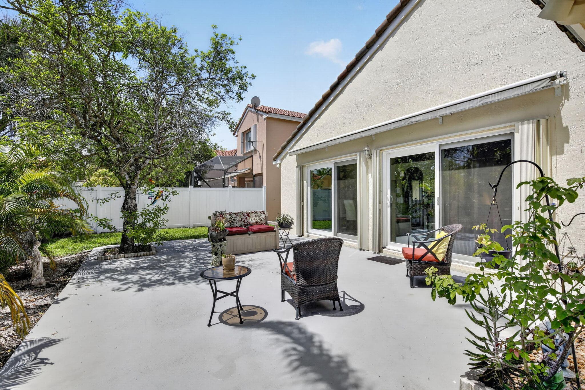 Single Family Residence in Pembroke Pines — photo 41 of 64