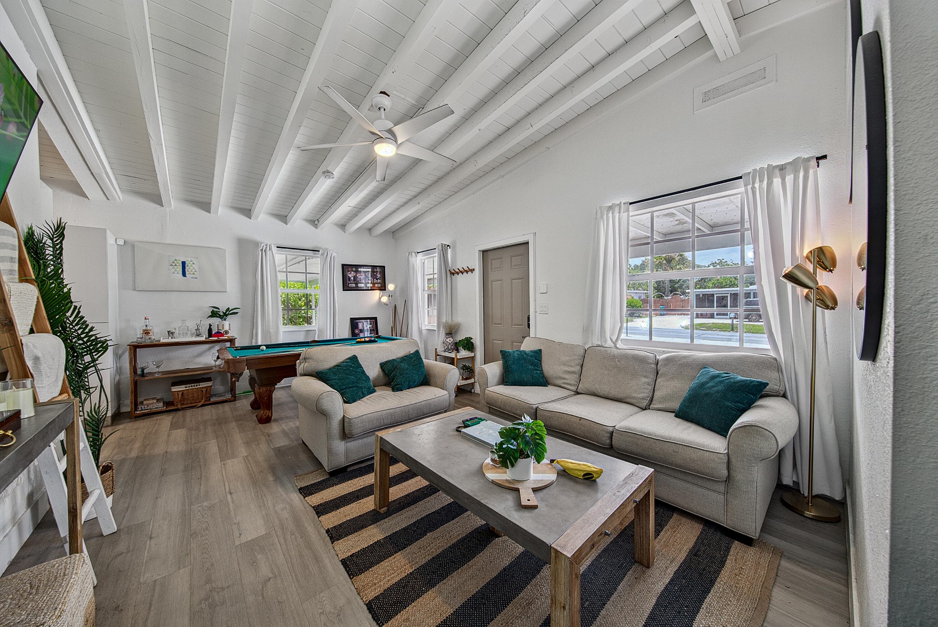 140 SE 9th Avenue, Boynton Beach, FL 33435 — photo 4 of 12