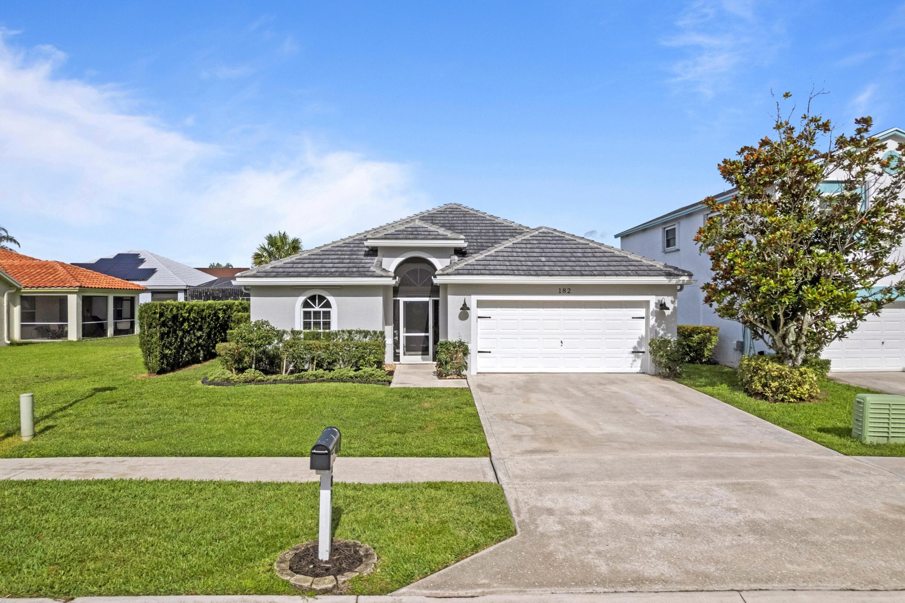 182 Saratoga Boulevard E, Royal Palm Beach, FL 33411 — photo 35 of 41