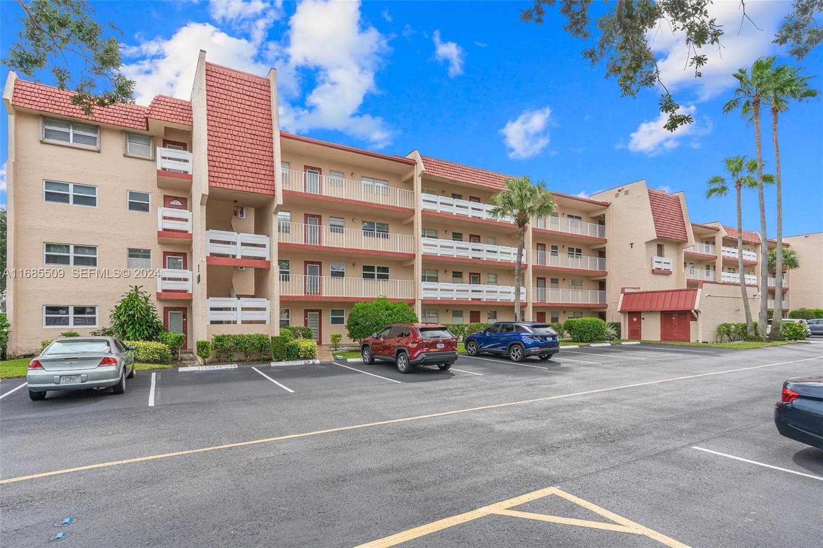1015 Country Club Drive 307, Margate, FL 33063 — photo