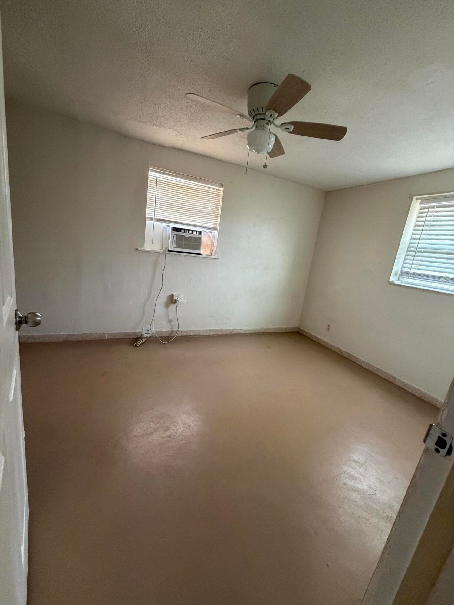 198 SE 4th Street, Delray Beach, FL 33483 — photo 5 of 15