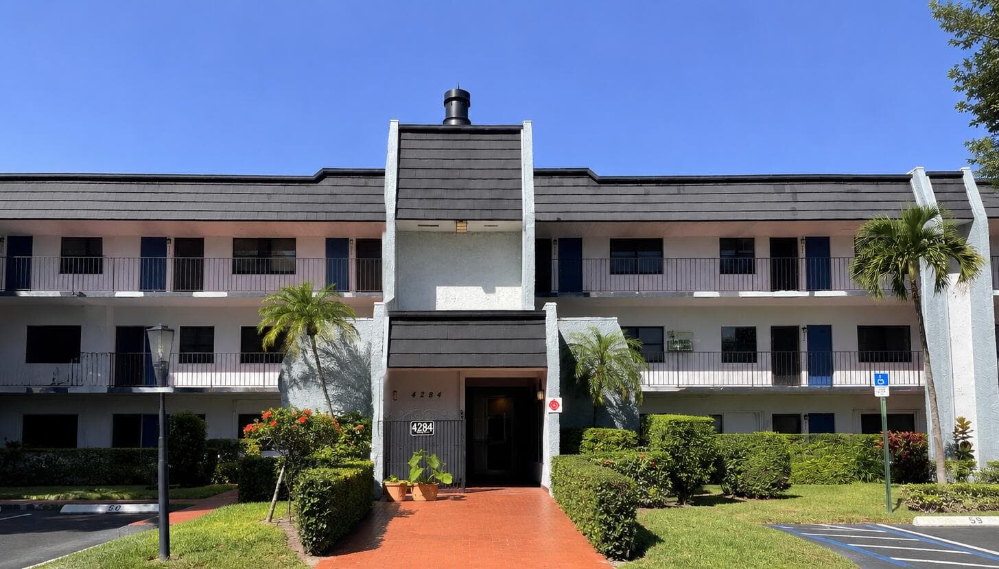 4284 Deste 304, Lake Worth, FL 33467 — photo 4 of 17