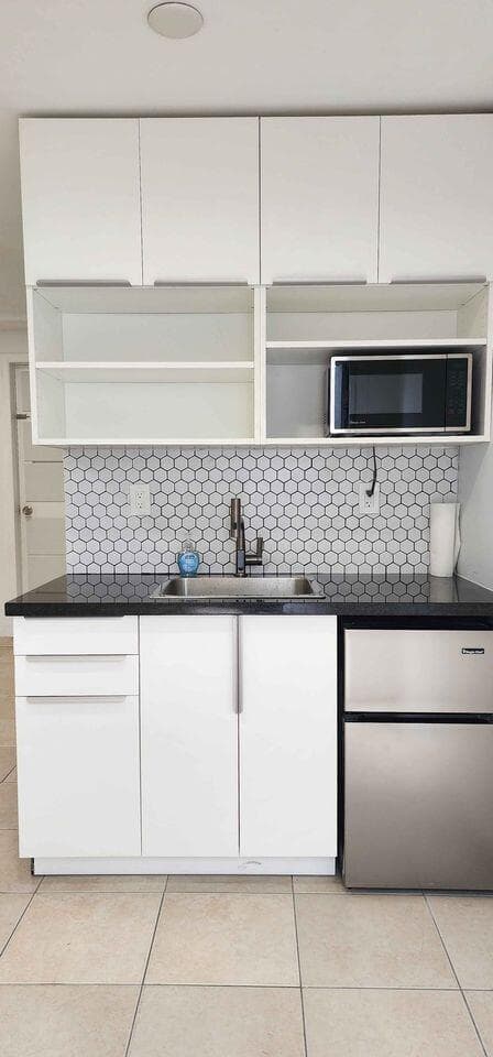 4648 SW 24th Avenue Studio, Dania Beach, FL 33312 — photo 4 of 7