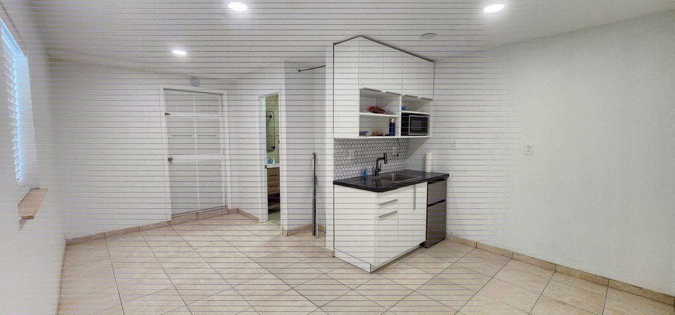 4648 SW 24th Avenue Studio, Dania Beach, FL 33312 — photo 5 of 7
