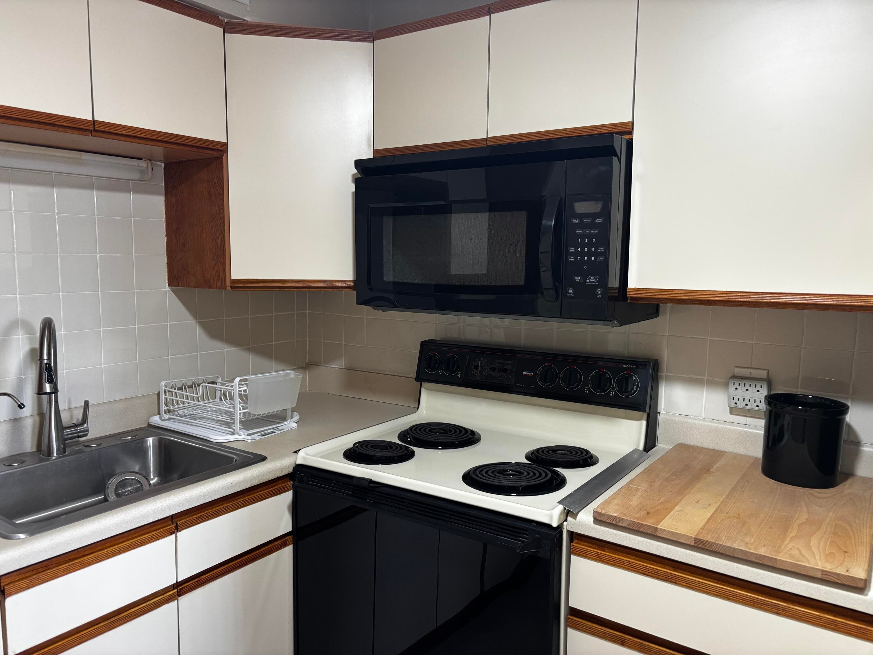 245 Northampton M, West Palm Beach, FL 33417 — photo 9 of 14