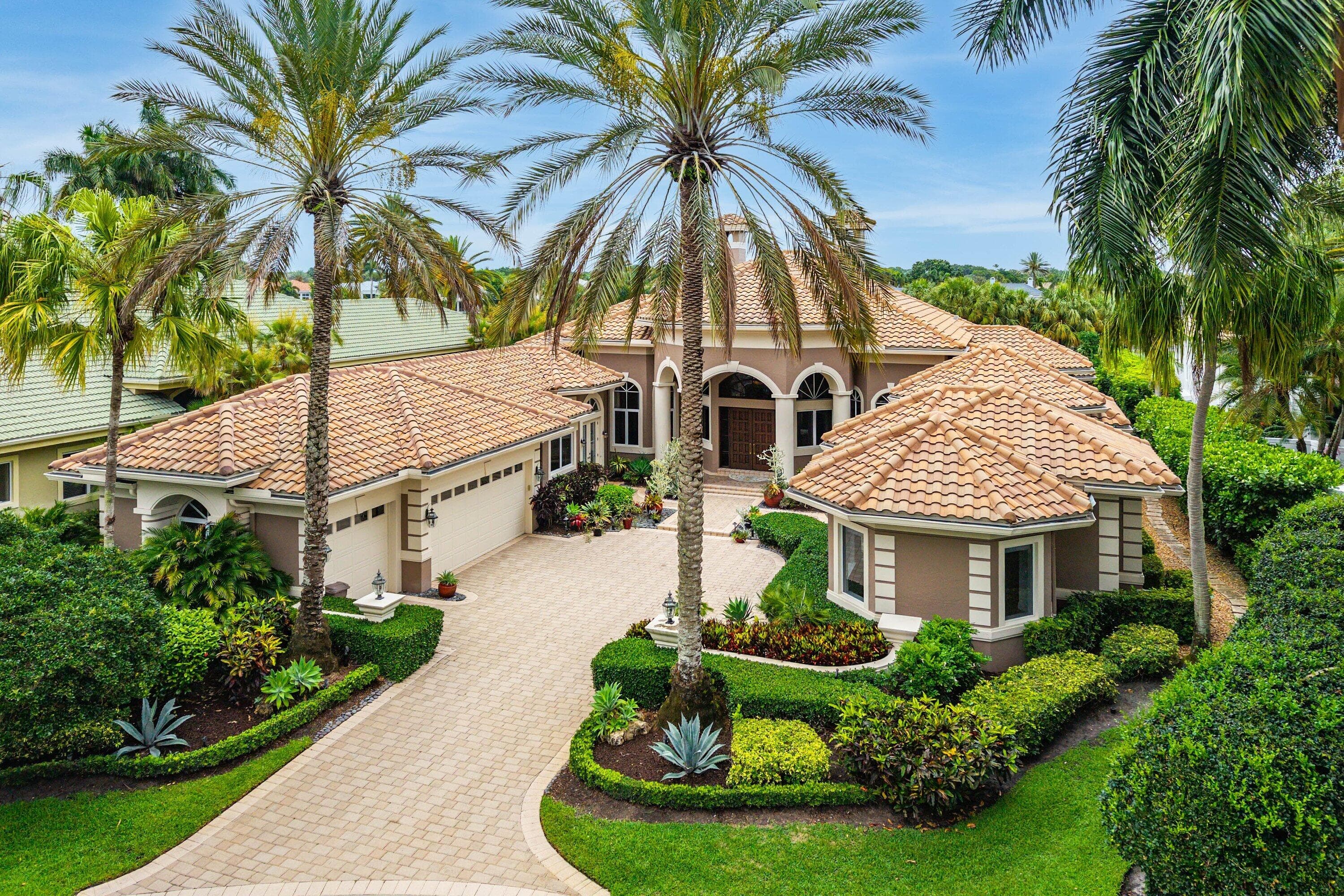 32 Saint Thomas Drive, Palm Beach Gardens, FL 33418 — photo 1 of 78