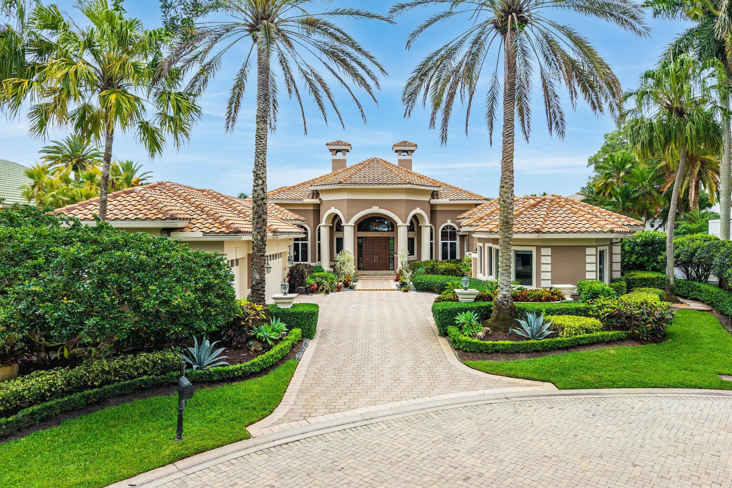 32 Saint Thomas Drive, Palm Beach Gardens, FL 33418 — photo 2 of 78