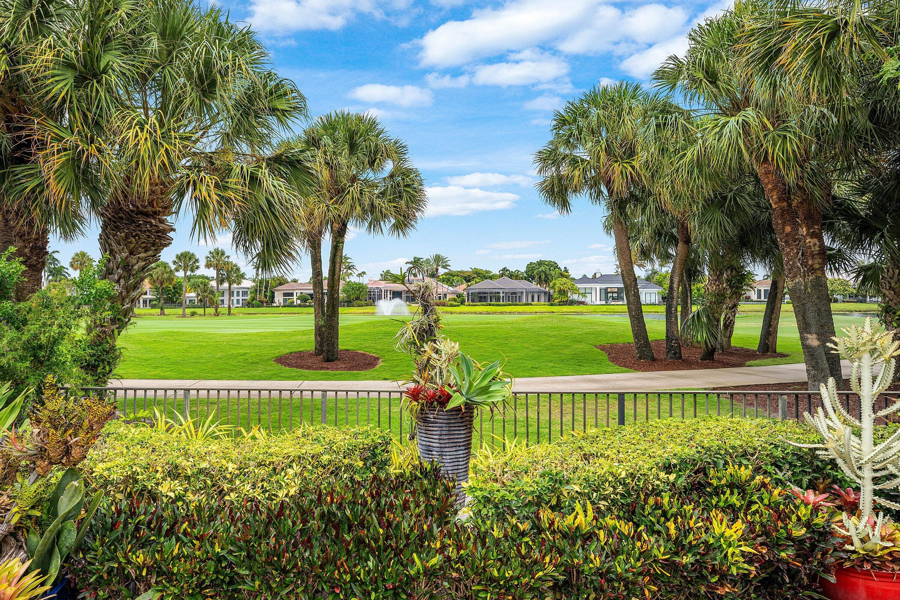 32 Saint Thomas Drive, Palm Beach Gardens, FL 33418 — photo 27 of 78