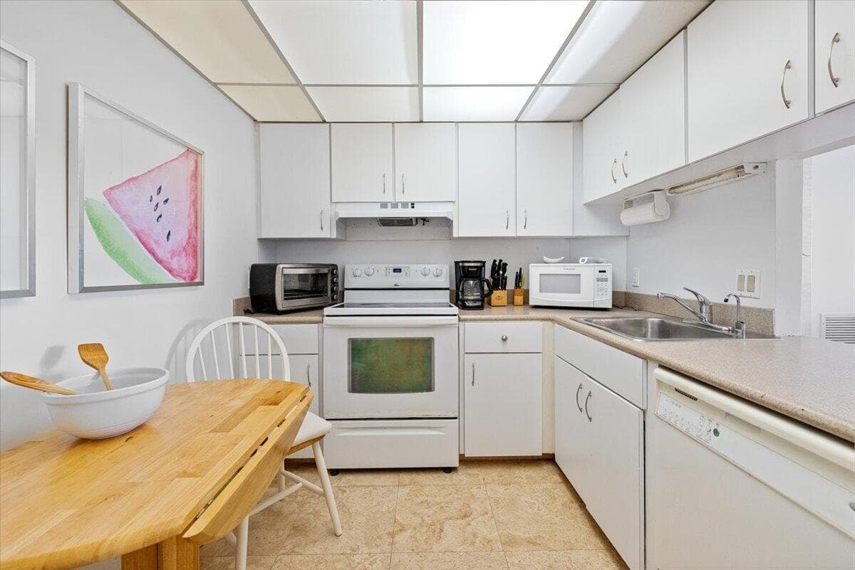 3912 S Ocean Boulevard 1211, Highland Beach, FL 33487 — photo 32 of 55