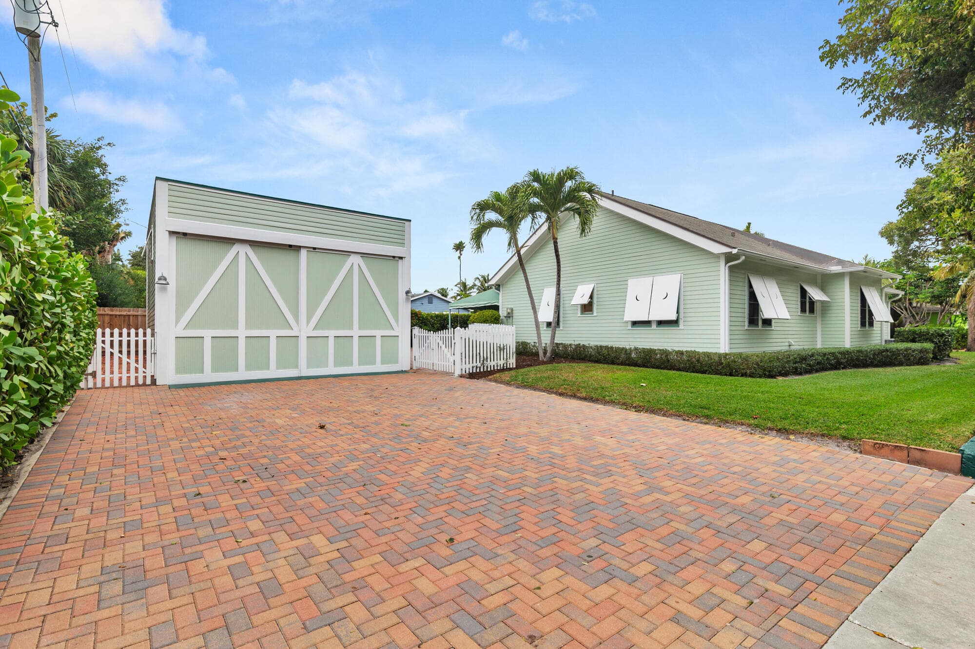 800 Kanuga Drive, West Palm Beach, FL 33401 — photo 17 of 34