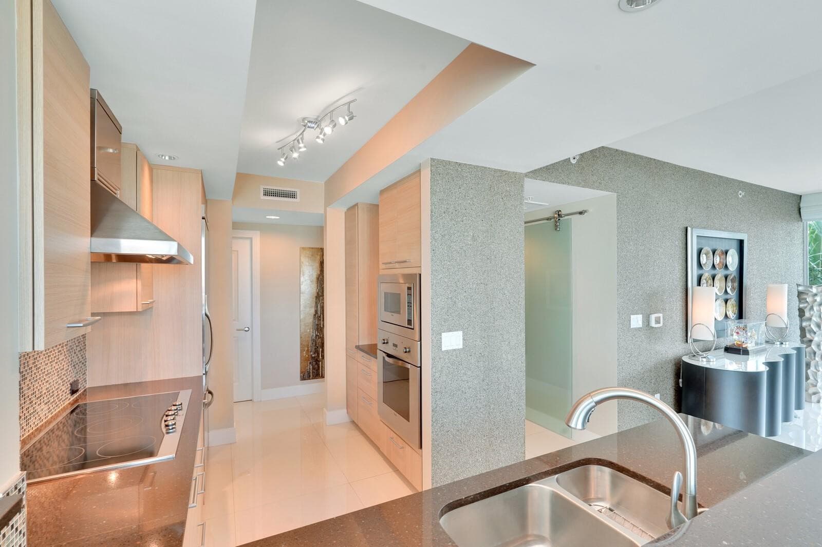 1 N Ocean Boulevard 607, Pompano Beach, FL 33062 — photo 23 of 70