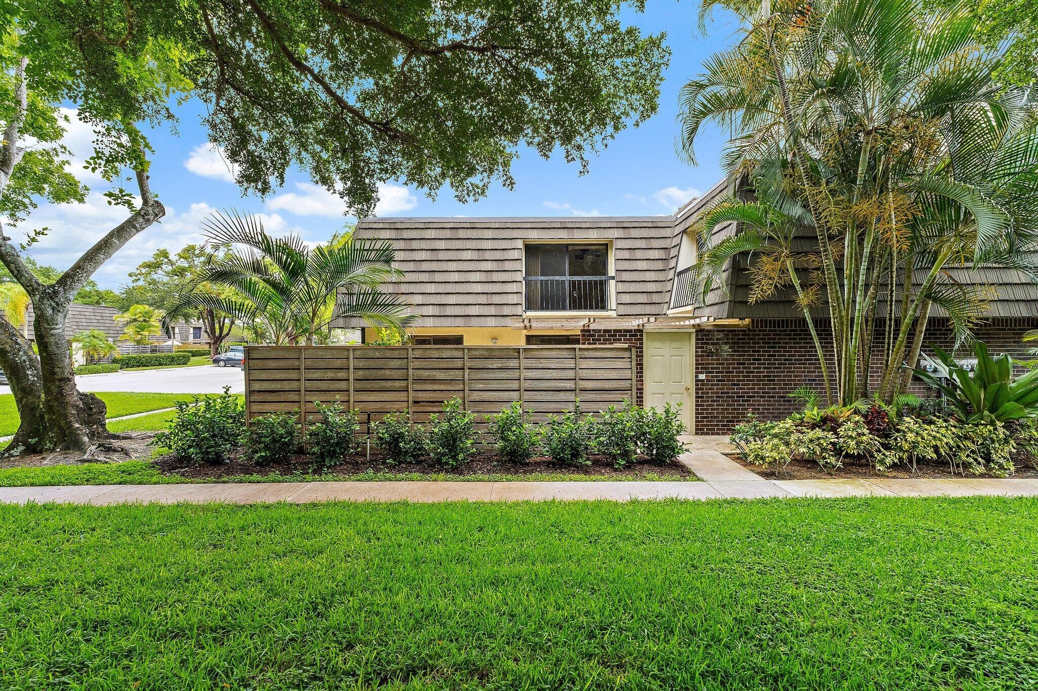 108 1st Terrace, Palm Beach Gardens, FL 33418 — photo 2 of 31