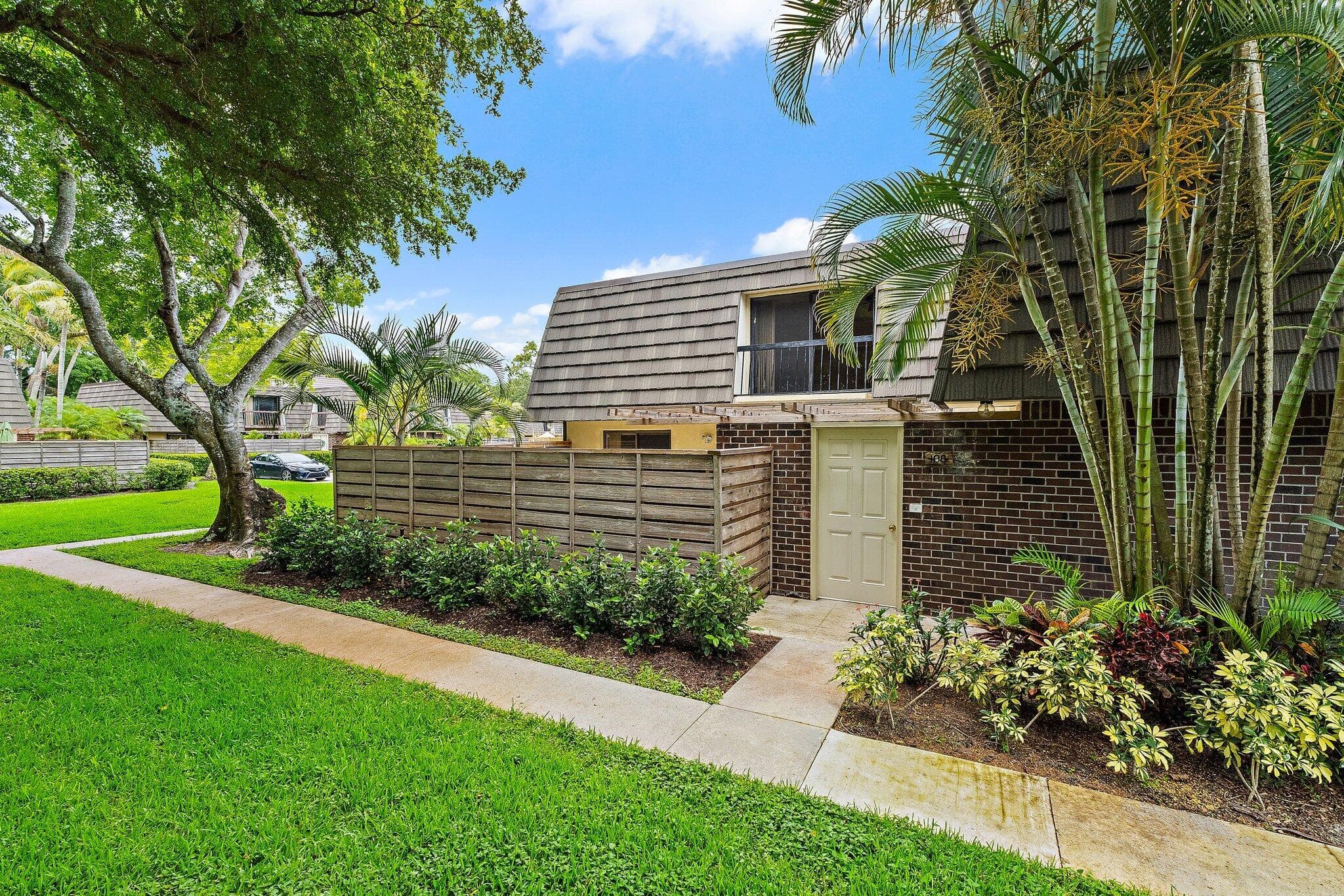 108 1st Terrace, Palm Beach Gardens, FL 33418 — photo 3 of 31