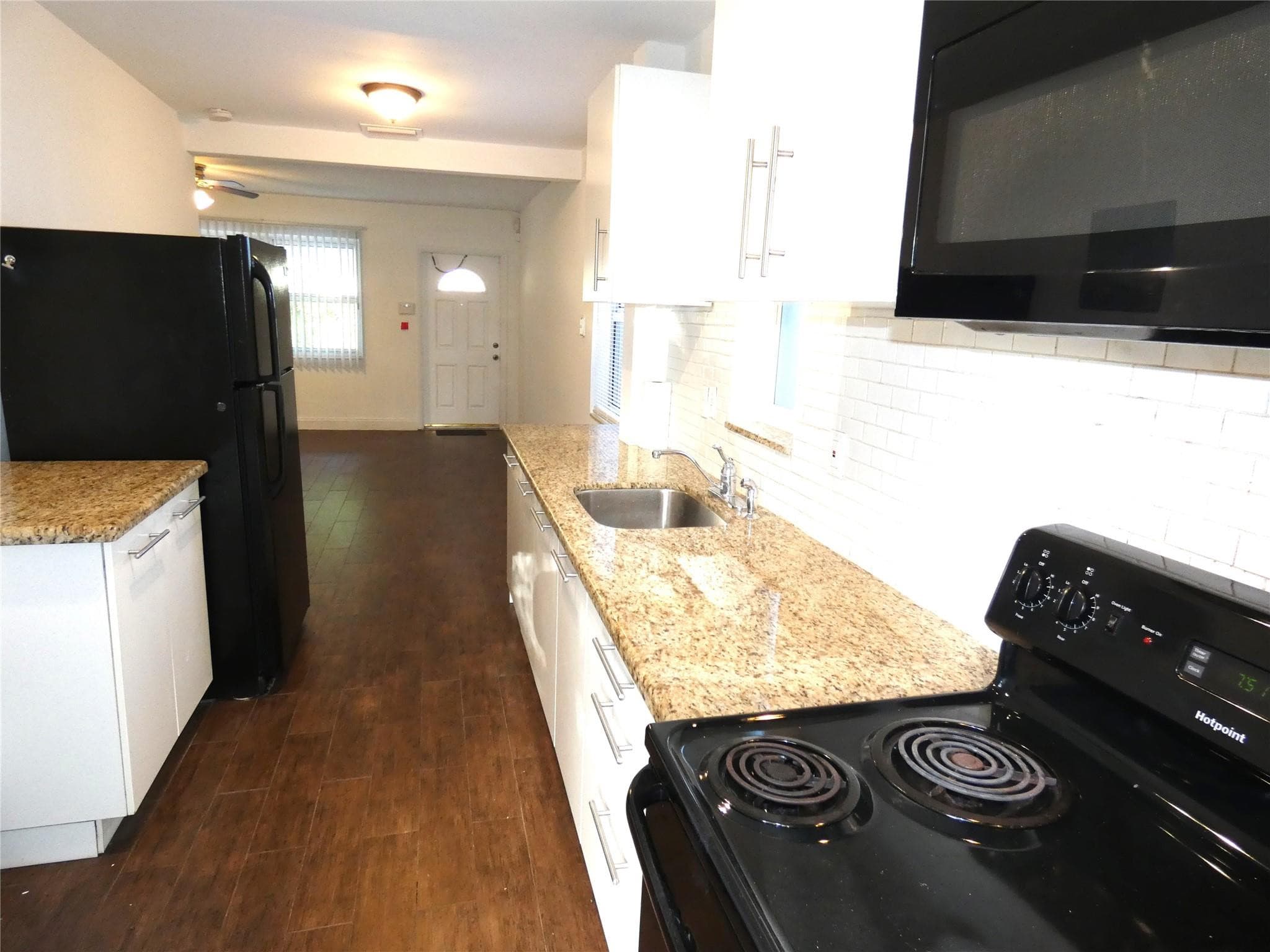 1528 NW 1st Avenue, Fort Lauderdale, FL 33311 — photo 4 of 15