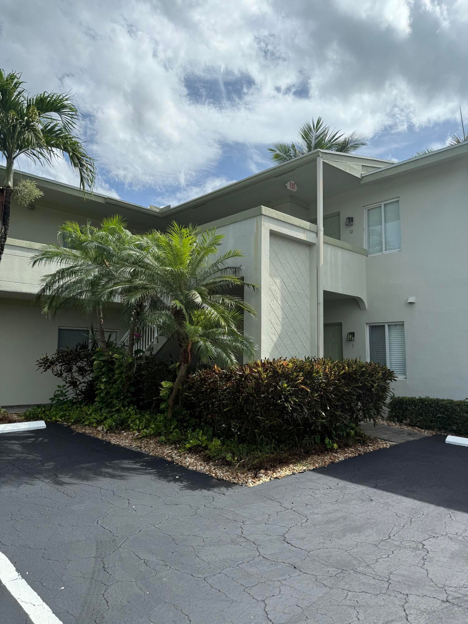 578 NE 20th Street 10e, Wilton Manors, FL 33305 — photo 2 of 14
