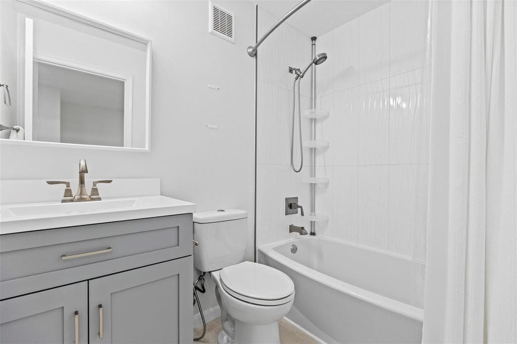 4722 Lago Vista Drive, Coconut Creek, FL 33073 — photo 10 of 15