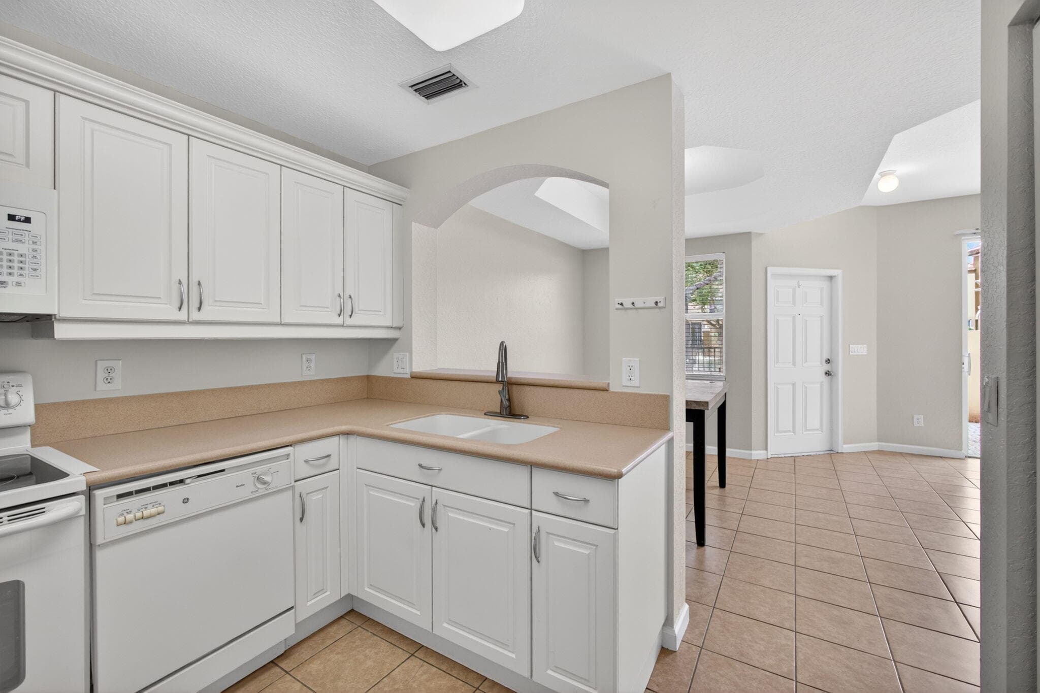 6549 Diamond Springs Terrace 2003, West Palm Beach, FL 33411 — photo 8 of 30