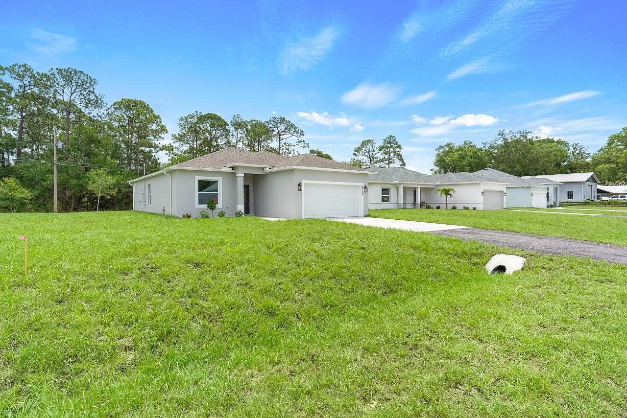 8226 104th Court, Vero Beach, FL 32967 — photo 6 of 42