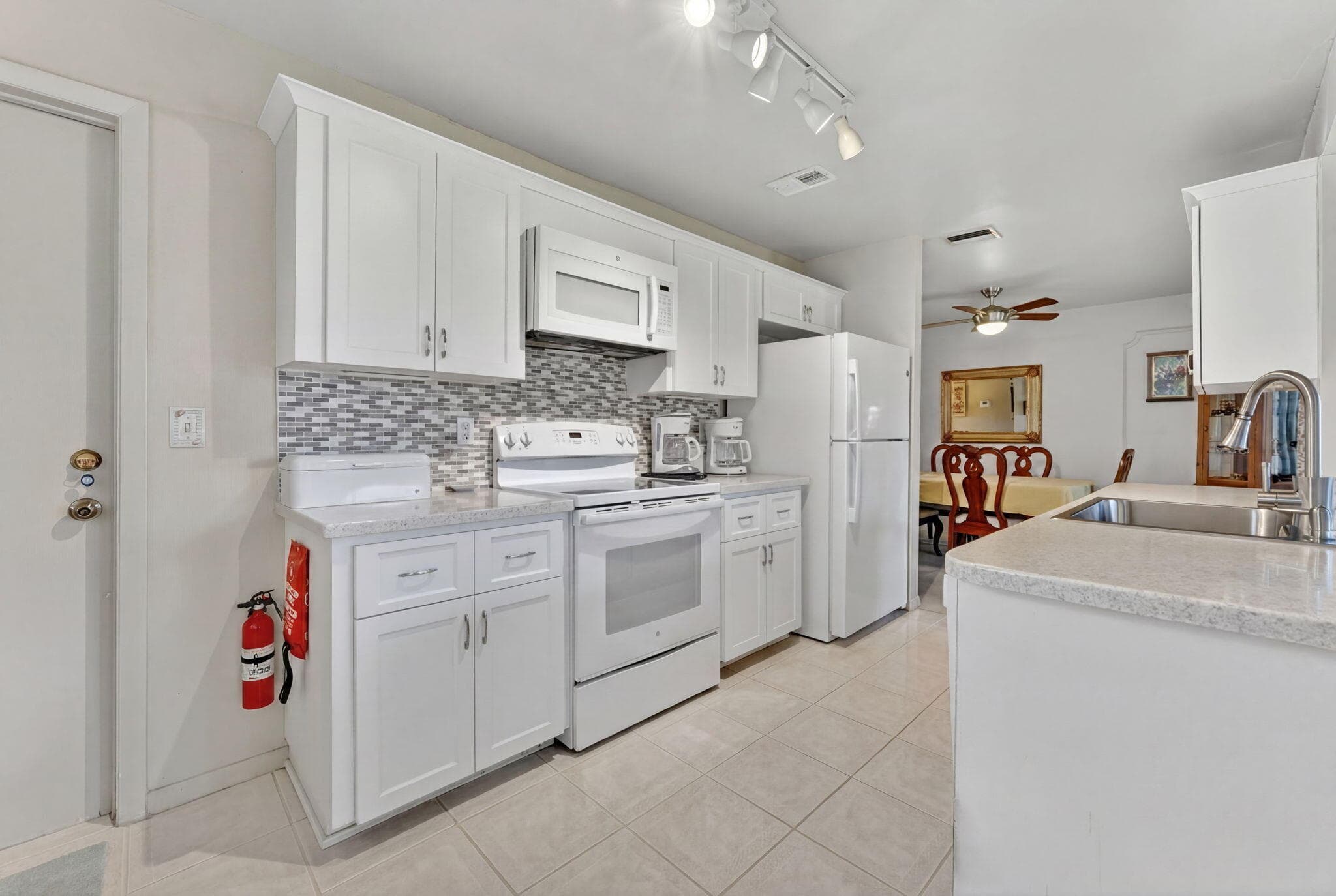 1211 NW 44th Street, Deerfield Beach, FL 33064 — photo 4 of 23