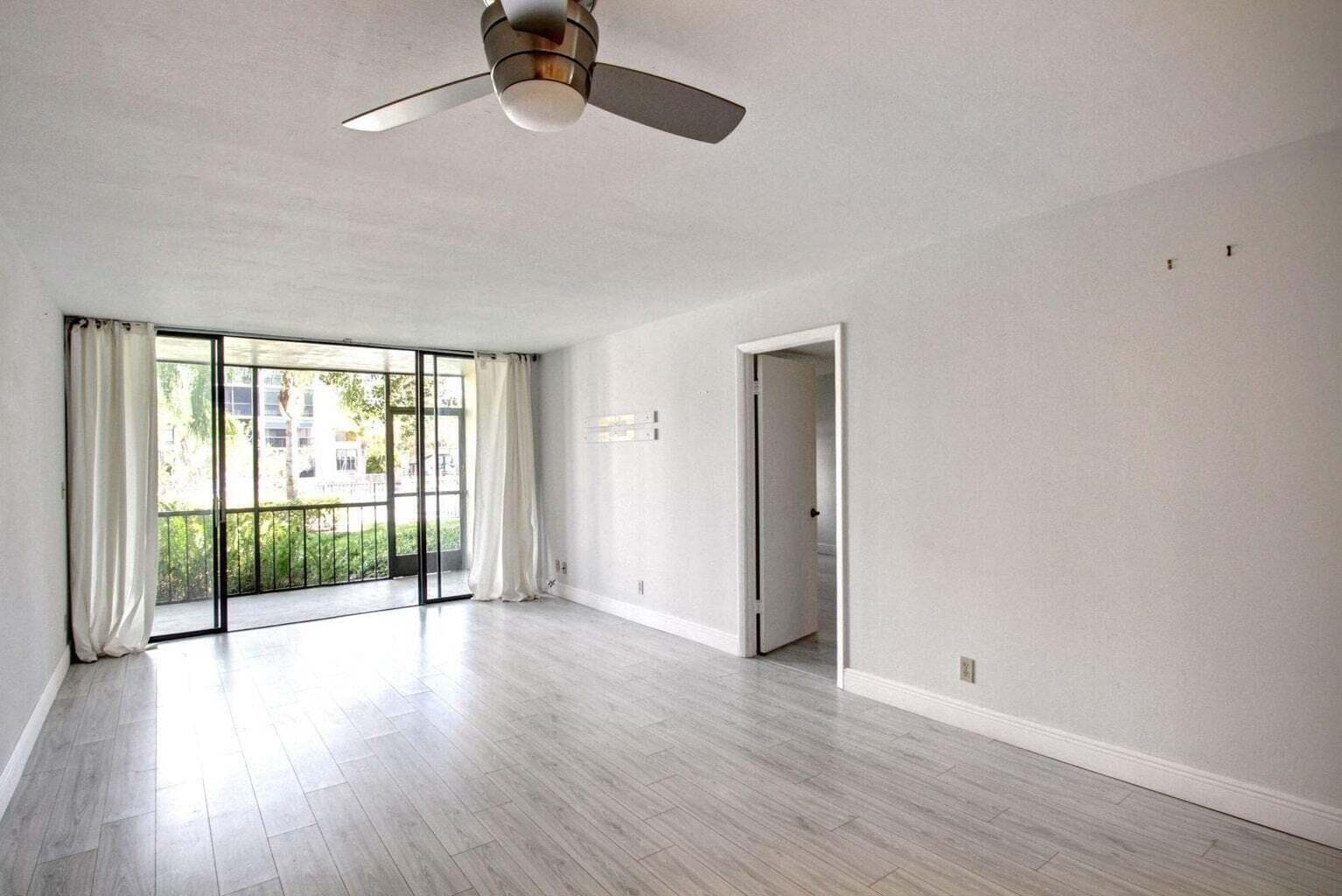 11 Royal Palm Way 1040, Boca Raton, FL 33432 — photo 2 of 33