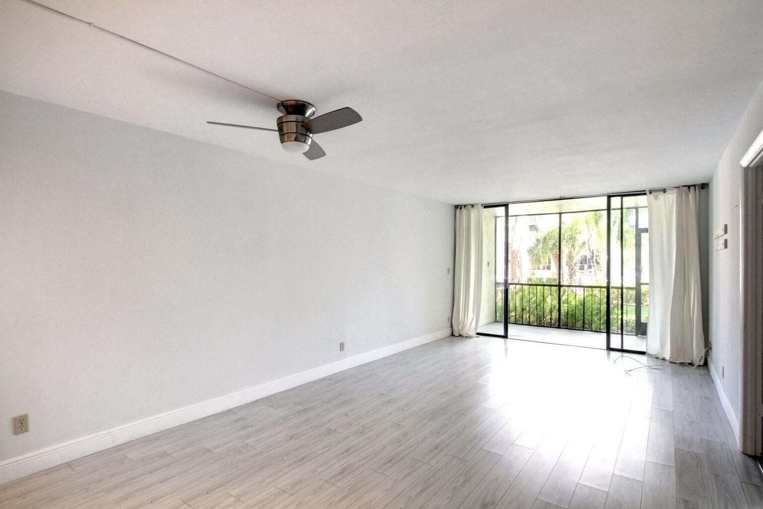 11 Royal Palm Way 1040, Boca Raton, FL 33432 — photo 3 of 33
