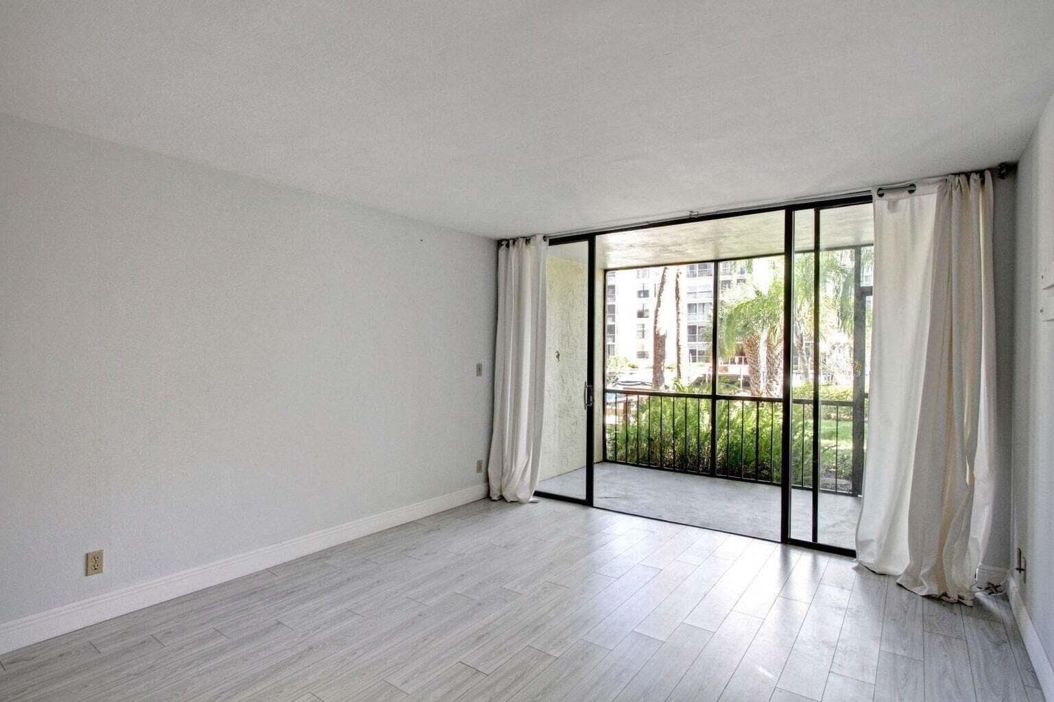 11 Royal Palm Way 1040, Boca Raton, FL 33432 — photo 5 of 33