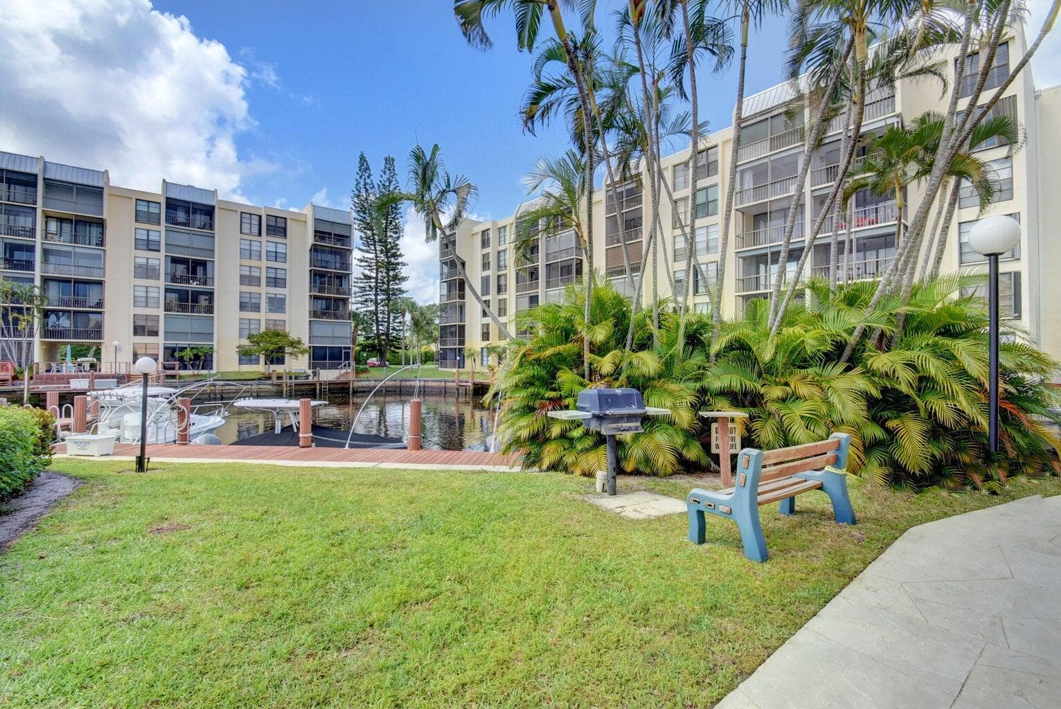 11 Royal Palm Way 1040, Boca Raton, FL 33432 — photo 26 of 33