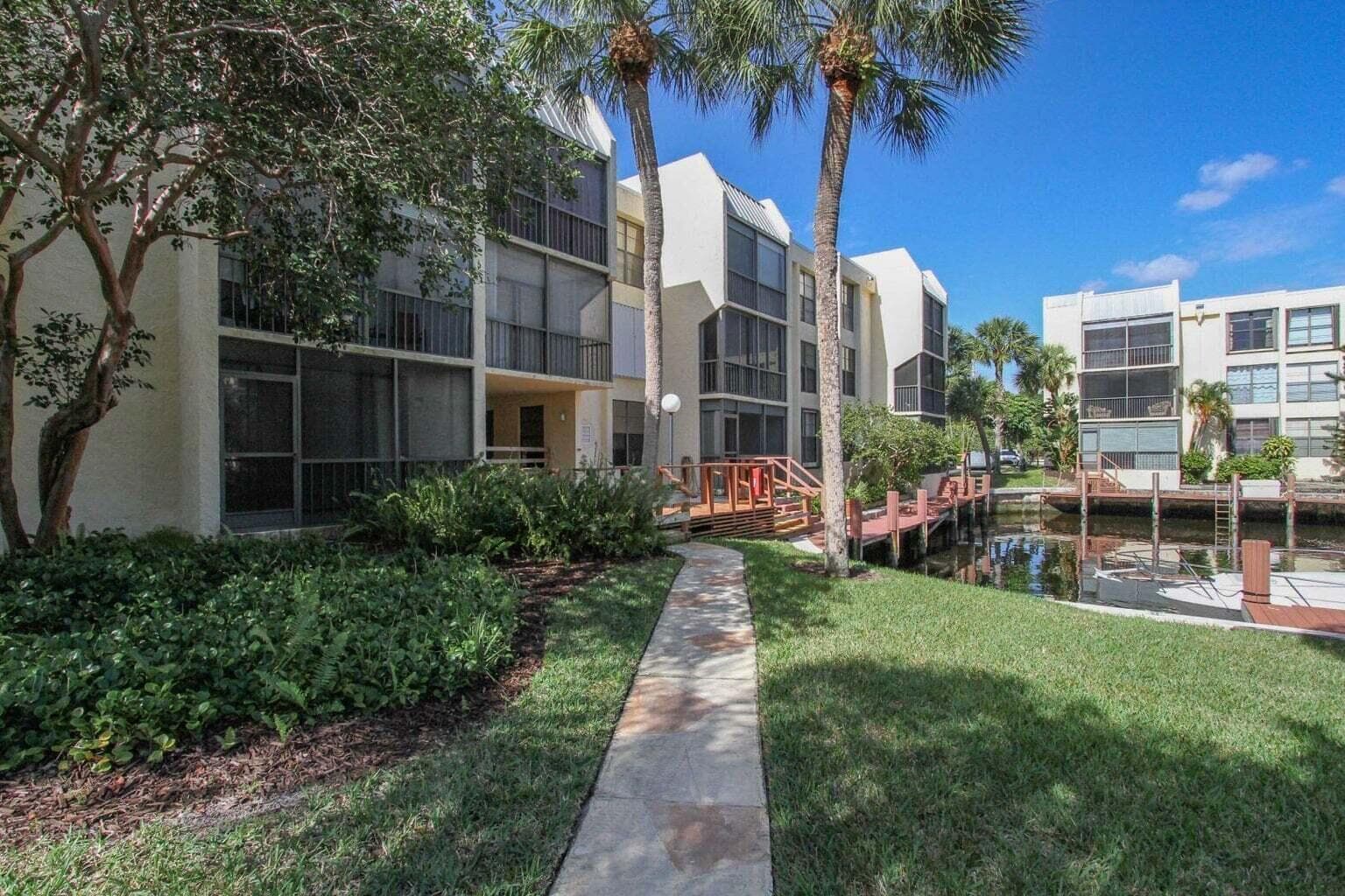 11 Royal Palm Way 1040, Boca Raton, FL 33432 — photo 29 of 33