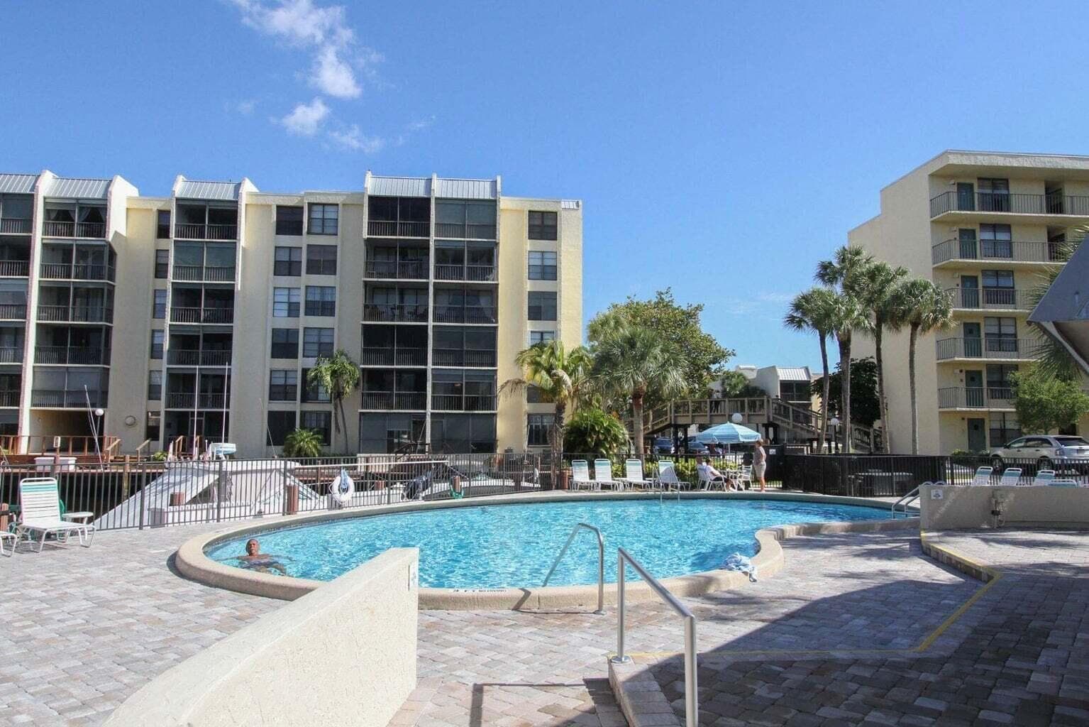 11 Royal Palm Way 1040, Boca Raton, FL 33432 — photo 30 of 33