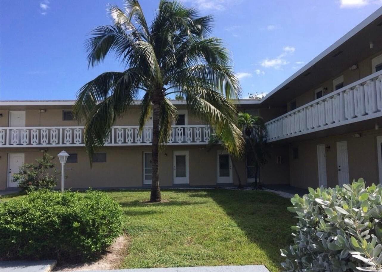 3300 NE 10th Terrace 1, Pompano Beach, FL 33064 — photo 1 of 18