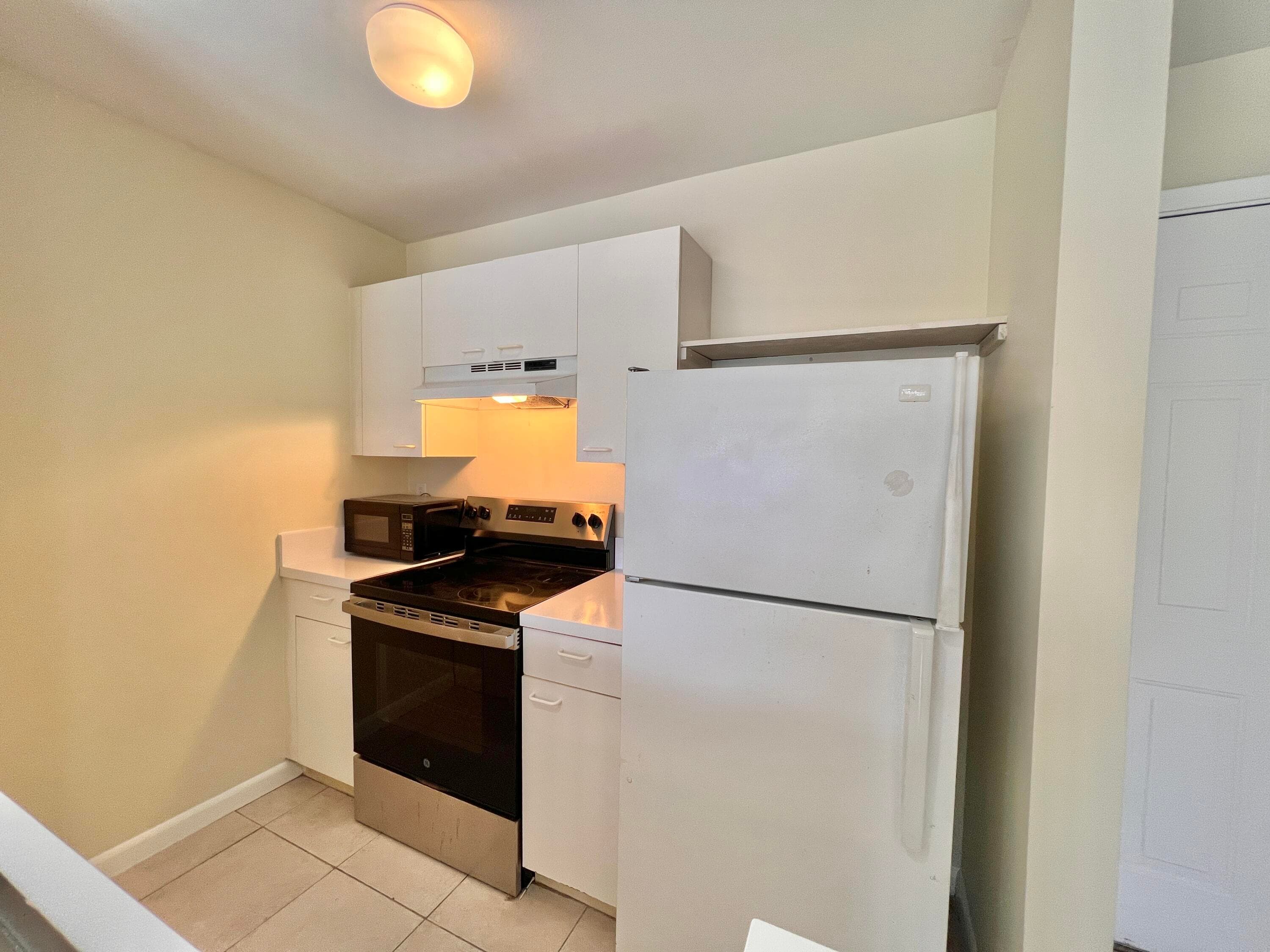 4847 Via Palm Lakes 1005, West Palm Beach, FL 33417 — photo 4 of 32