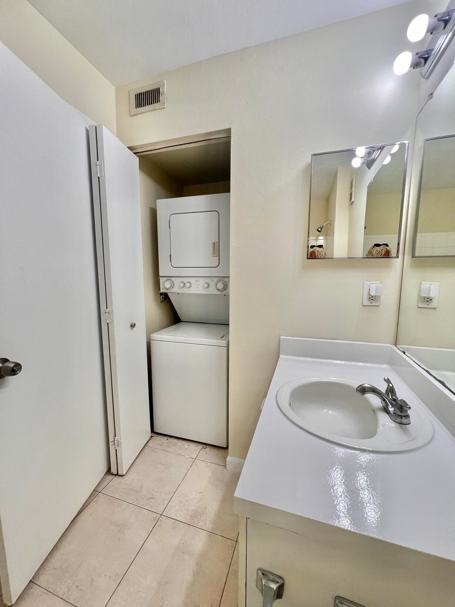 4847 Via Palm Lakes 1005, West Palm Beach, FL 33417 — photo 16 of 32