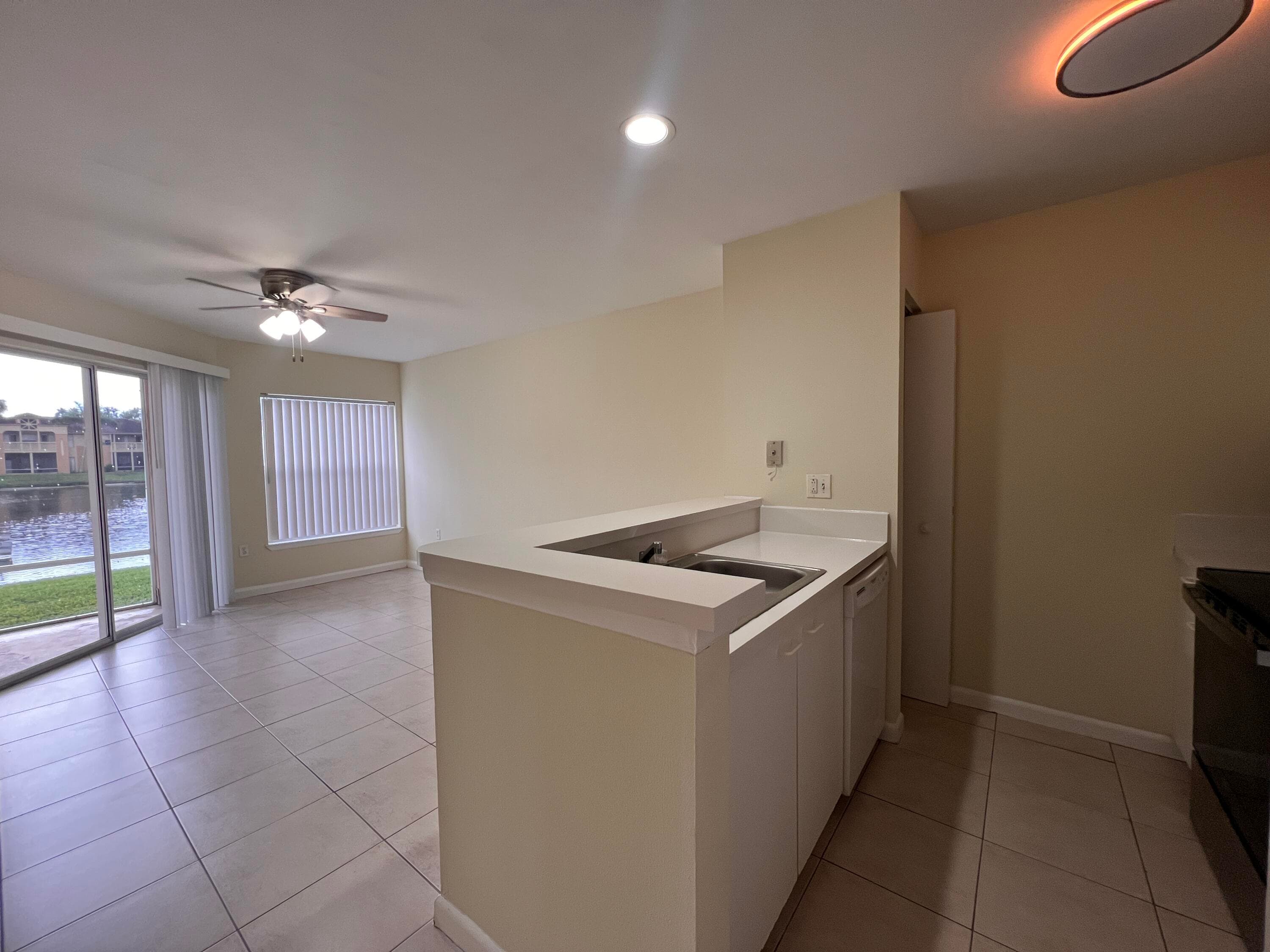 4847 Via Palm Lakes 1005, West Palm Beach, FL 33417 — photo 3 of 32