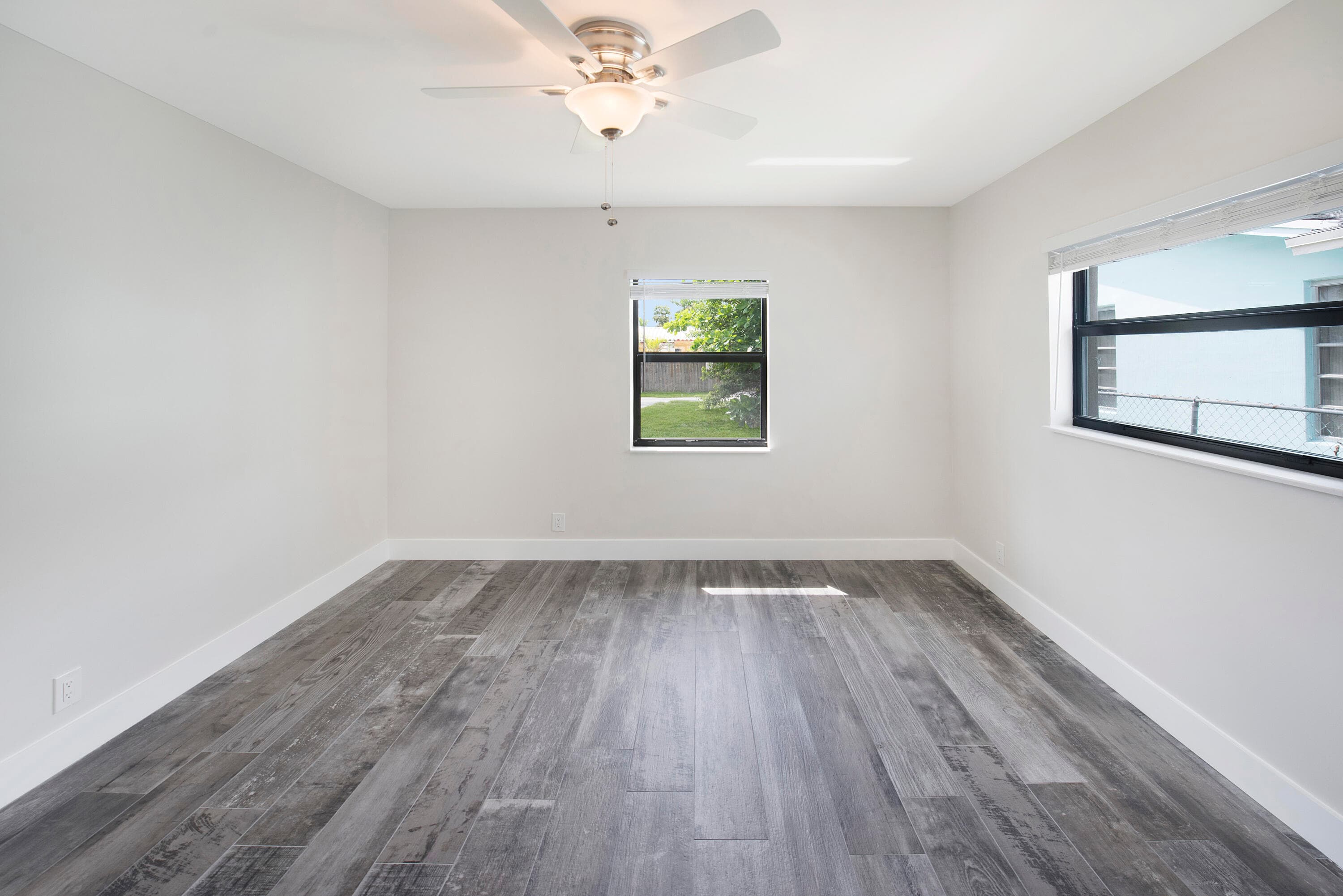 814 NE 8th Street, Hallandale Beach, FL 33009 — photo 13 of 25