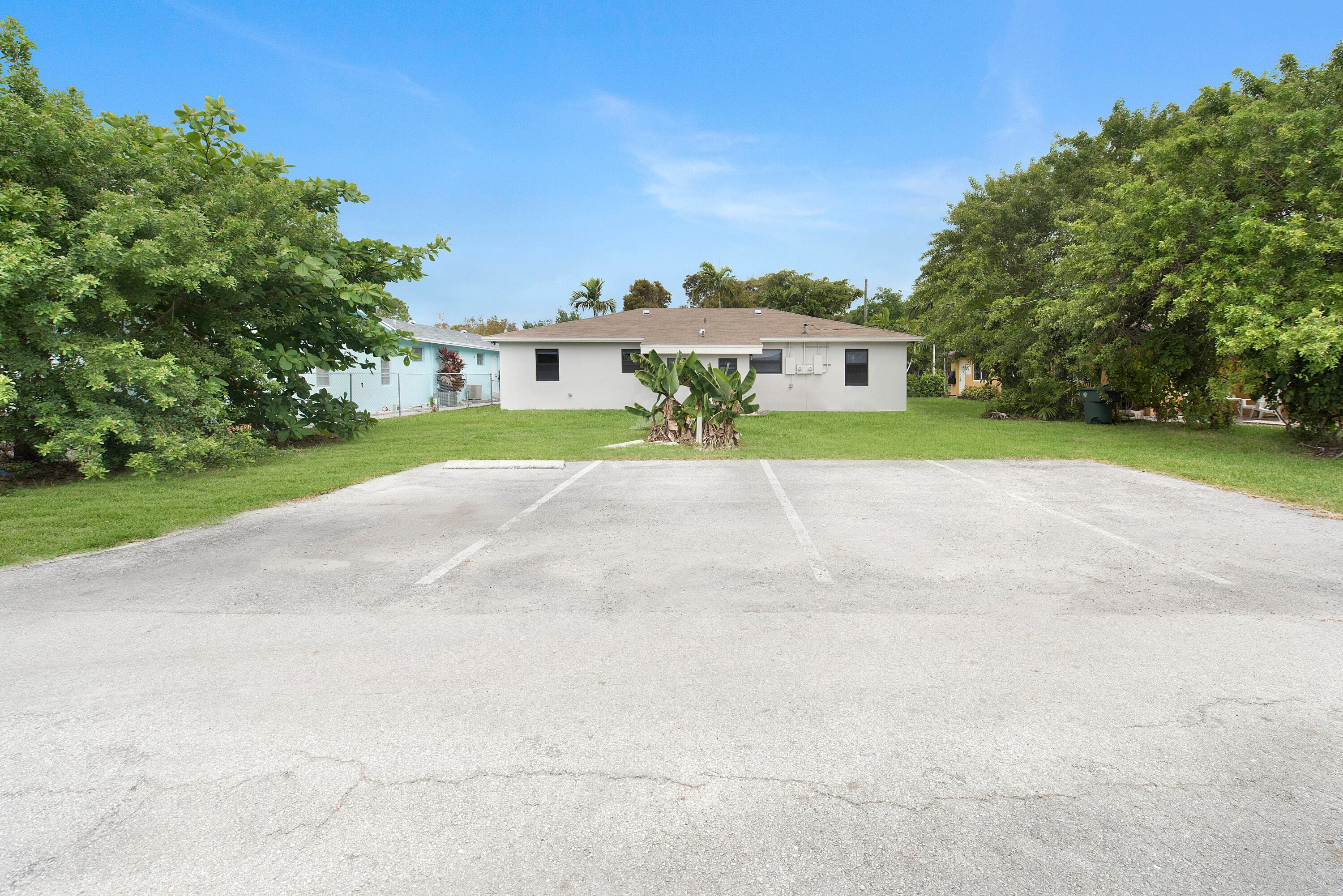 814 NE 8th Street, Hallandale Beach, FL 33009 — photo 14 of 25