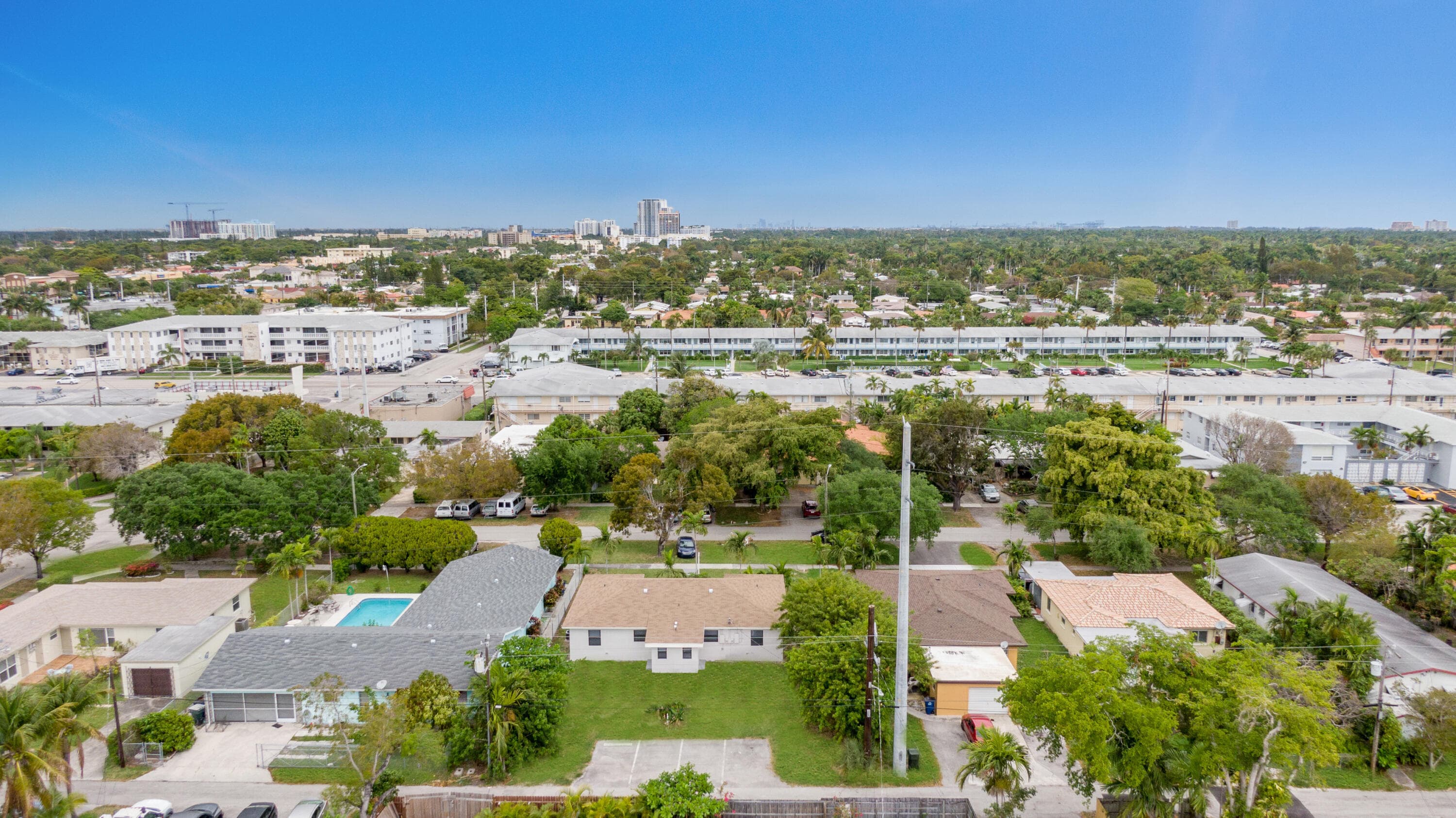 814 NE 8th Street, Hallandale Beach, FL 33009 — photo 24 of 25