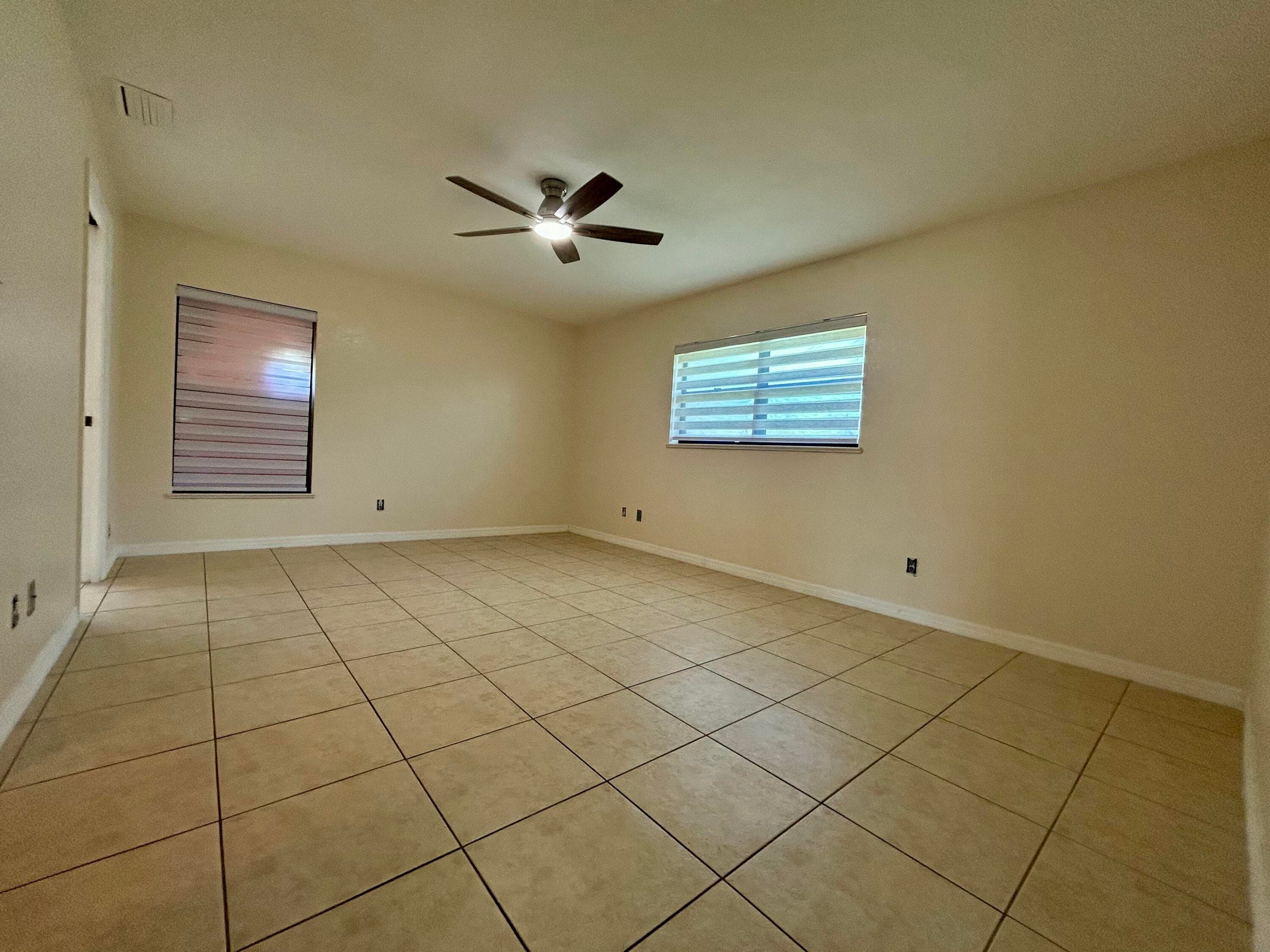 328 W Sugarland Circle, Clewiston, FL 33440 — photo 10 of 15