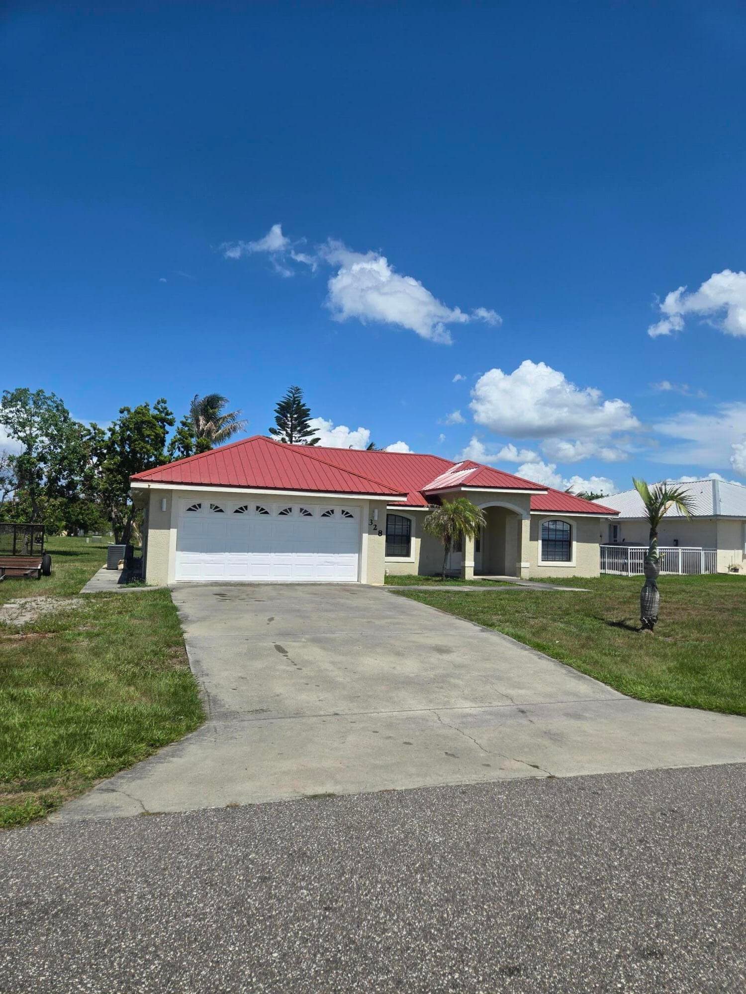328 W Sugarland Circle, Clewiston, FL 33440 — photo 2 of 15