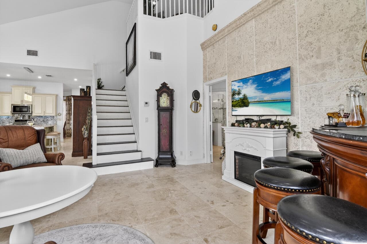 32 Monterey Pointe Drive, Palm Beach Gardens, FL 33418 — photo 29 of 65