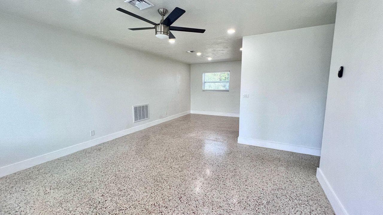 124 Abaco Drive, Palm Springs, FL 33461 — photo 7 of 27