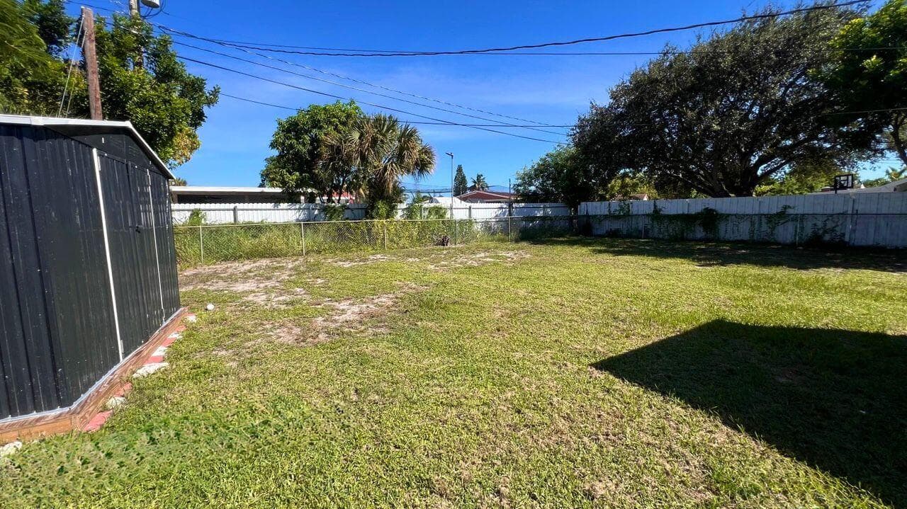 124 Abaco Drive, Palm Springs, FL 33461 — photo 4 of 27