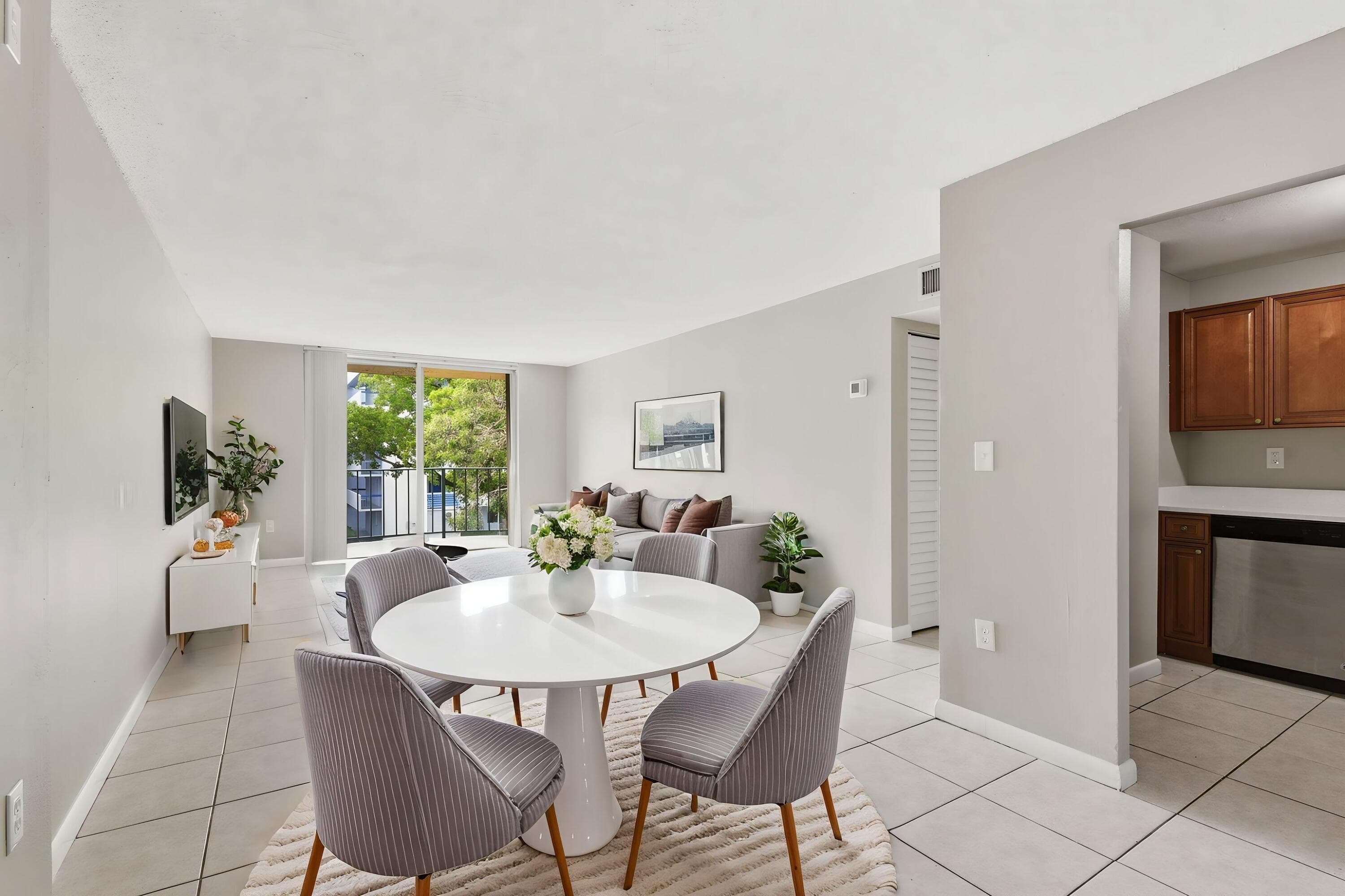9360 Fontainebleau Boulevard Apt 310, Miami, FL 33172 — photo 4 of 29