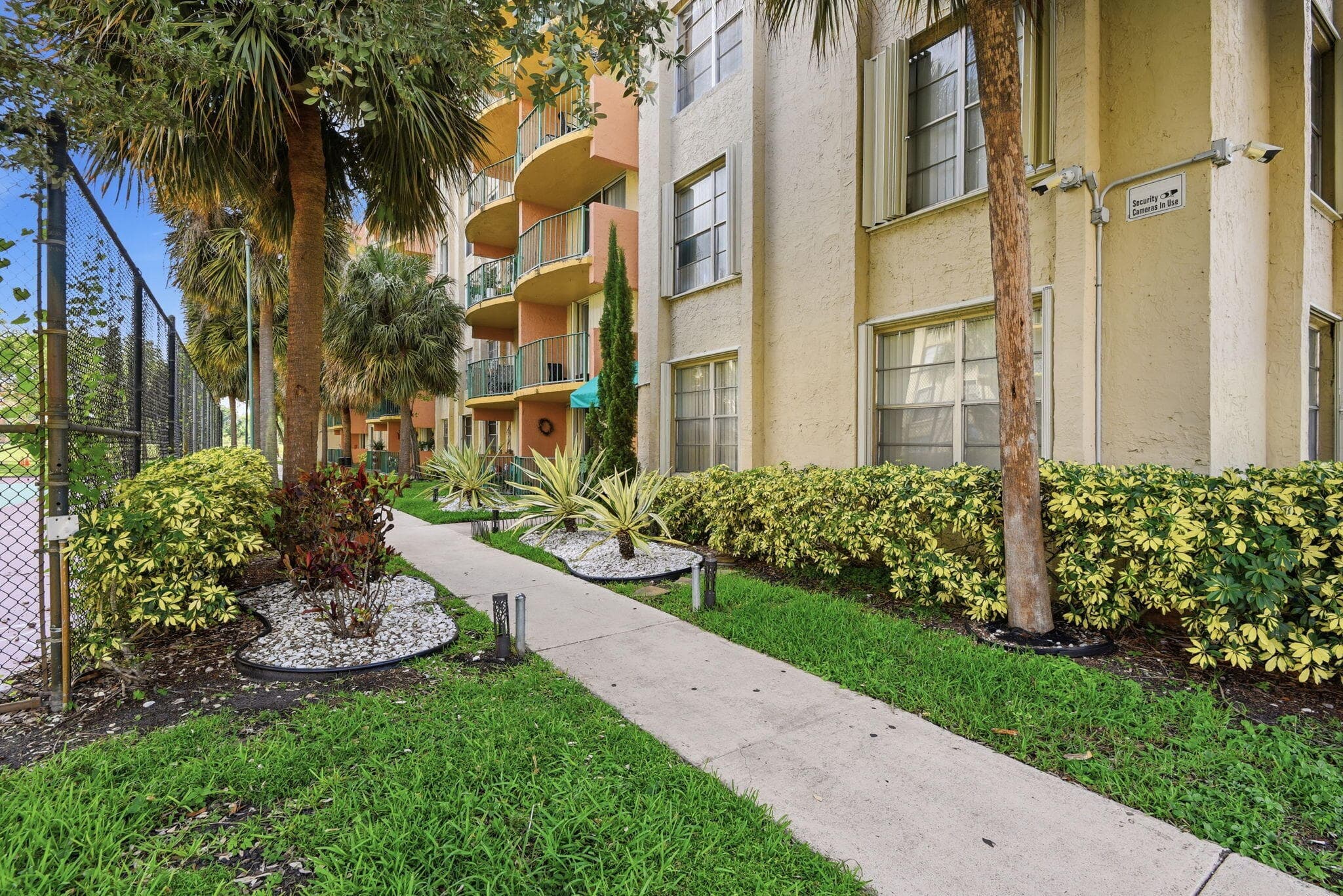 9360 Fontainebleau Boulevard Apt 310, Miami, FL 33172 — photo 3 of 29