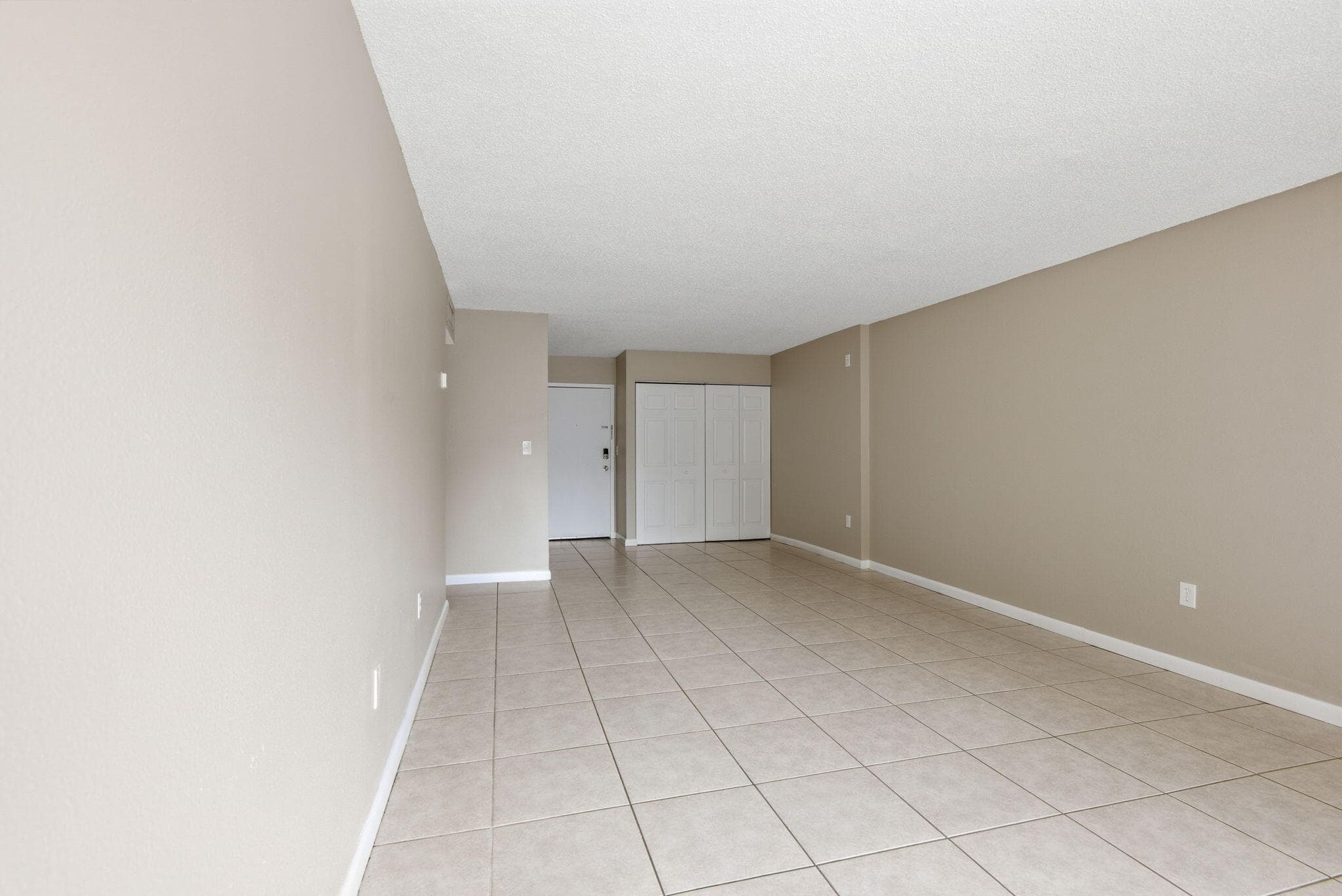9360 Fontainebleau Boulevard Apt 310, Miami, FL 33172 — photo 14 of 29