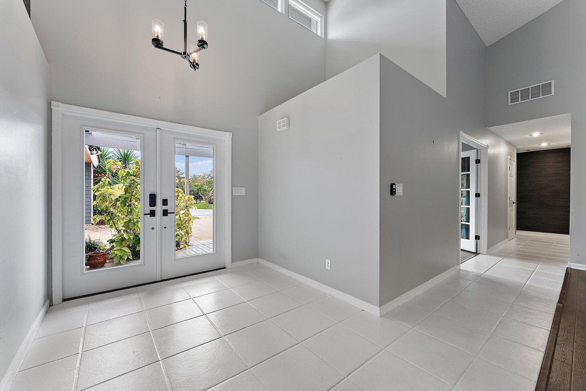 10440 SE Jupiter Narrows Drive, Hobe Sound, FL 33455 — photo 6 of 35