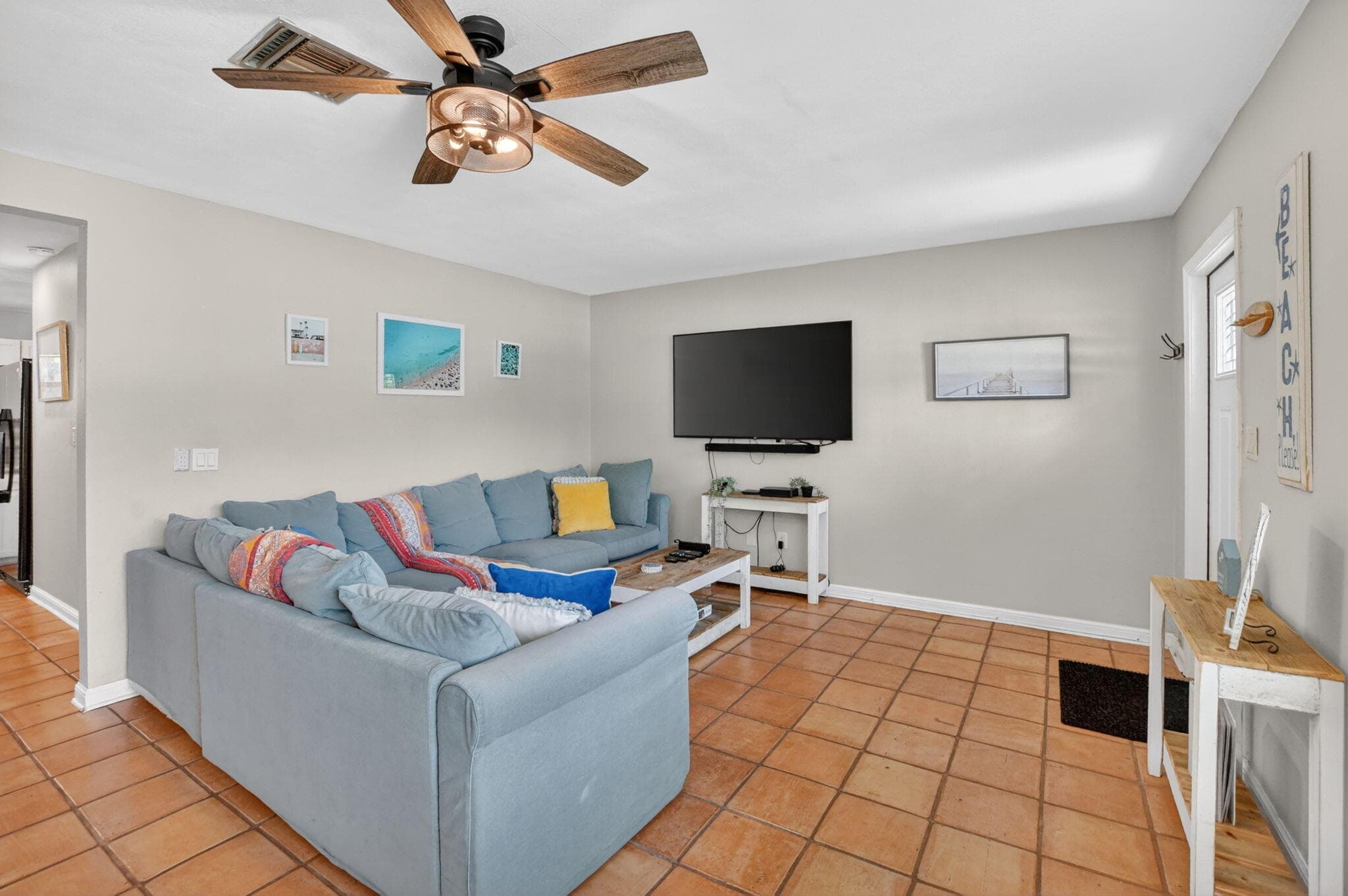 721 NE 8th Avenue, Boynton Beach, FL 33435 — photo 4 of 36