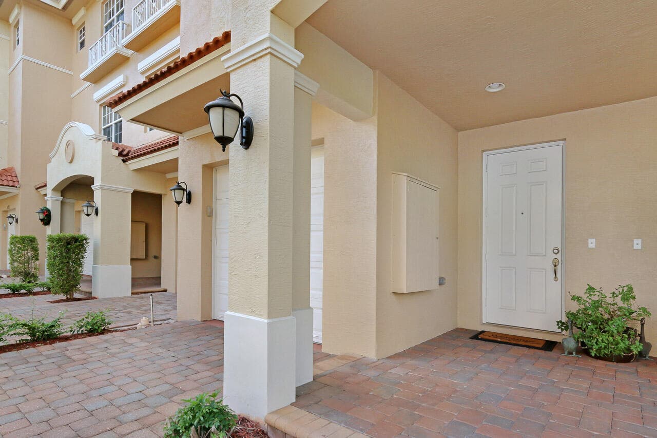 4711 Artesa Way E, Palm Beach Gardens, FL 33418 — photo 17 of 18
