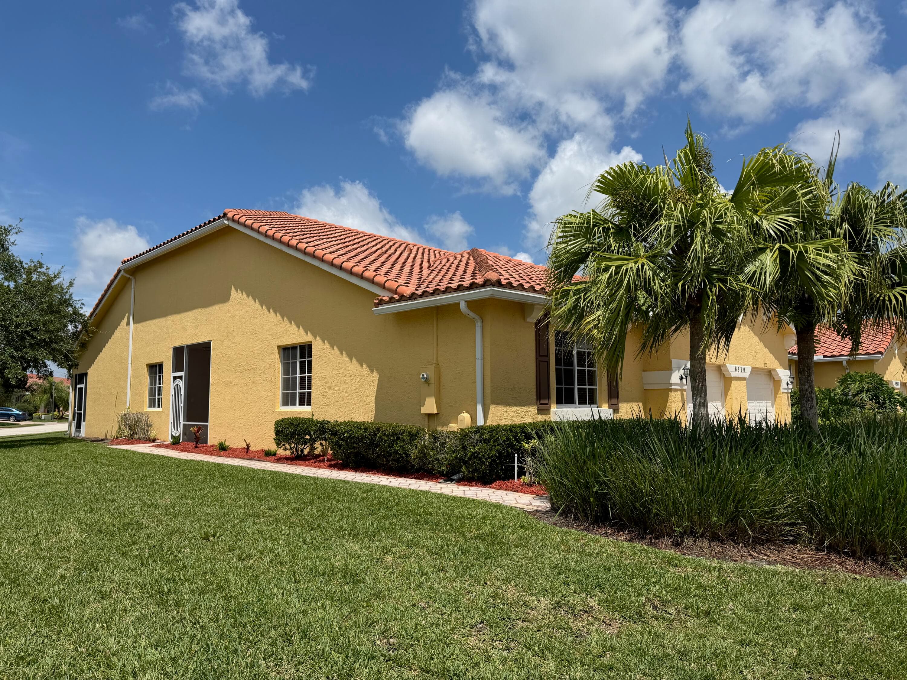 6510 Oxford Circle 101, Vero Beach, FL 32966 — photo 3 of 18