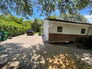 3205 NW 87th Avenue, Coral Springs, FL 33071 — photo 4 of 32