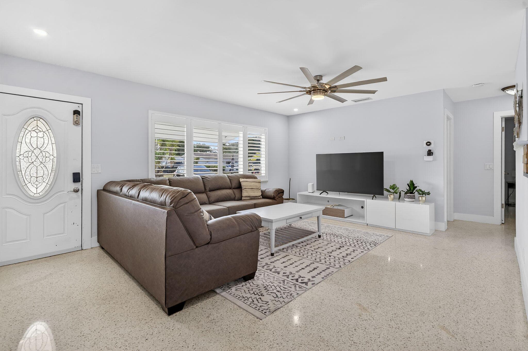 1123 SE 2nd Avenue, Deerfield Beach, FL 33441 — photo 4 of 44